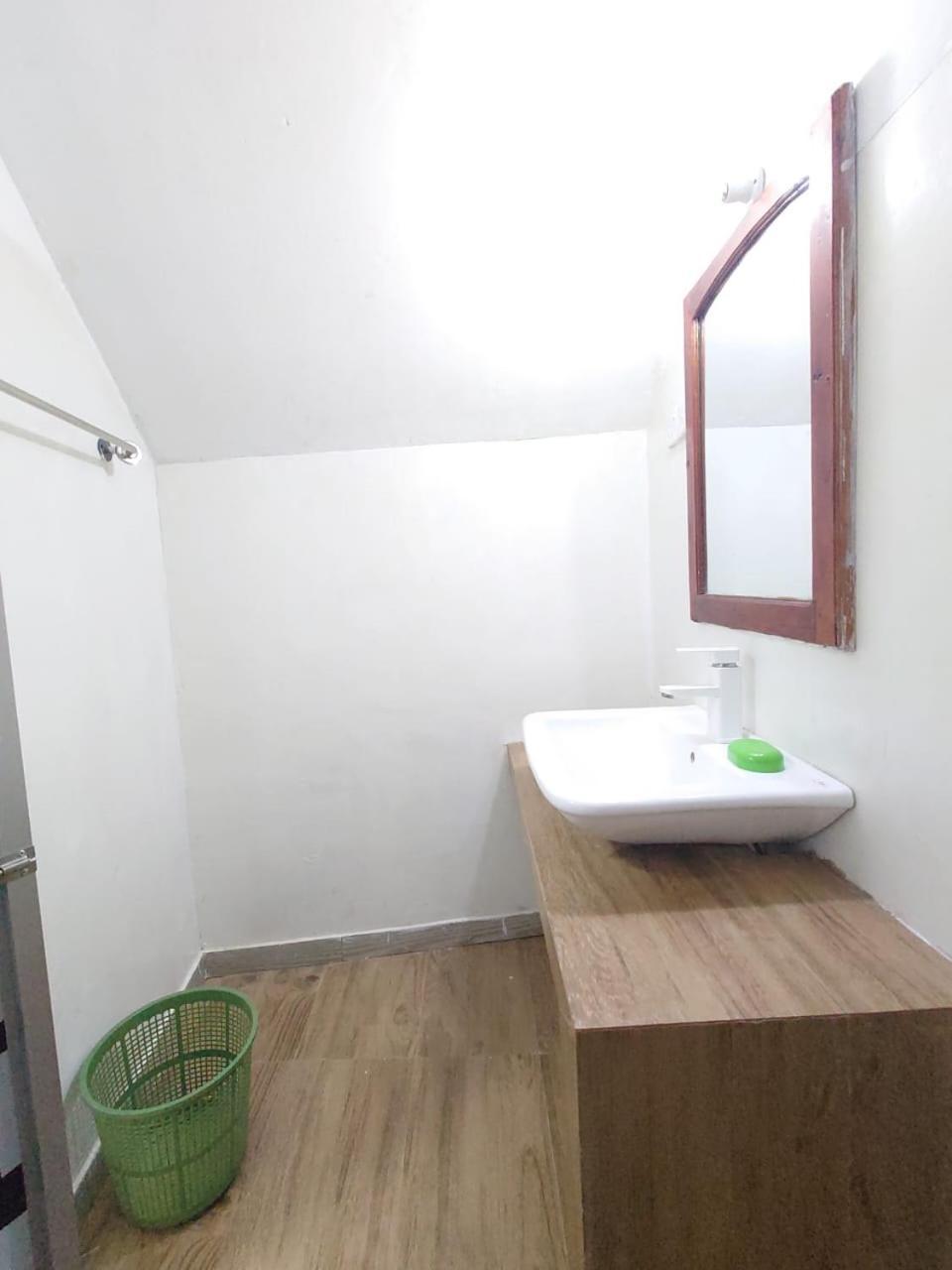 Windy Nest Apartment Ella Luaran gambar